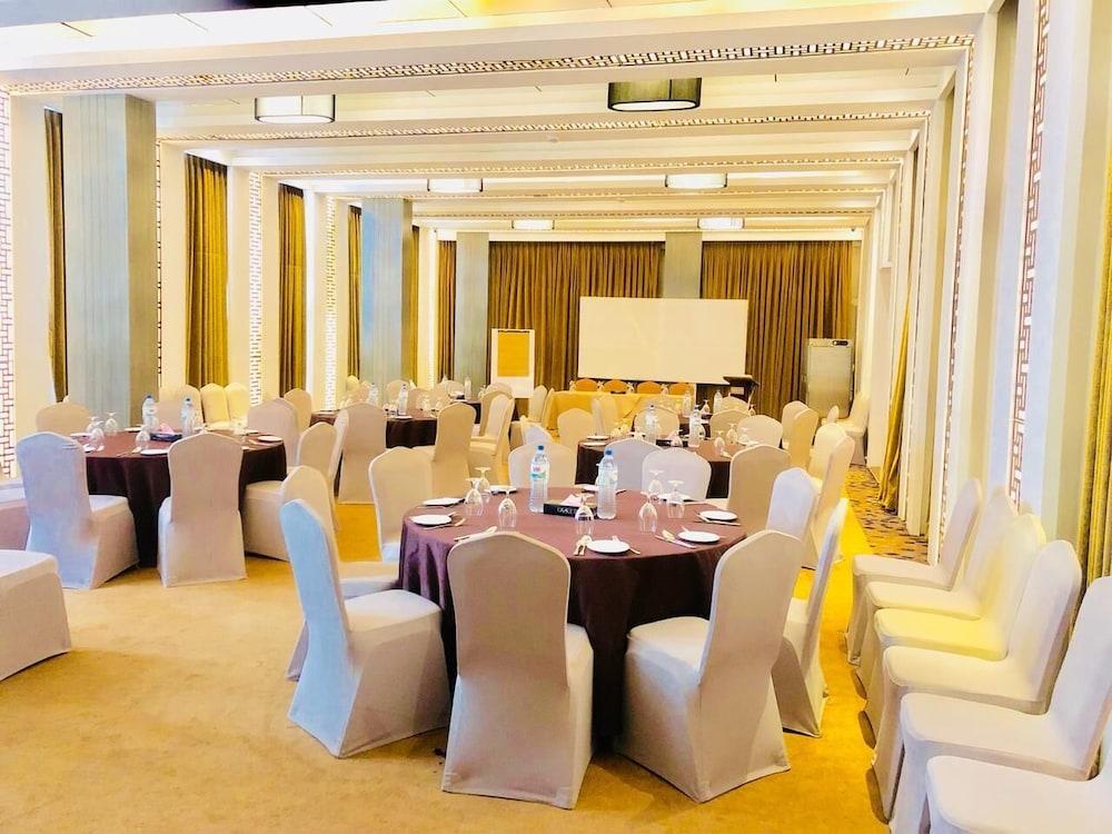 Grace 21 Smart Hotel Дака Екстериор снимка