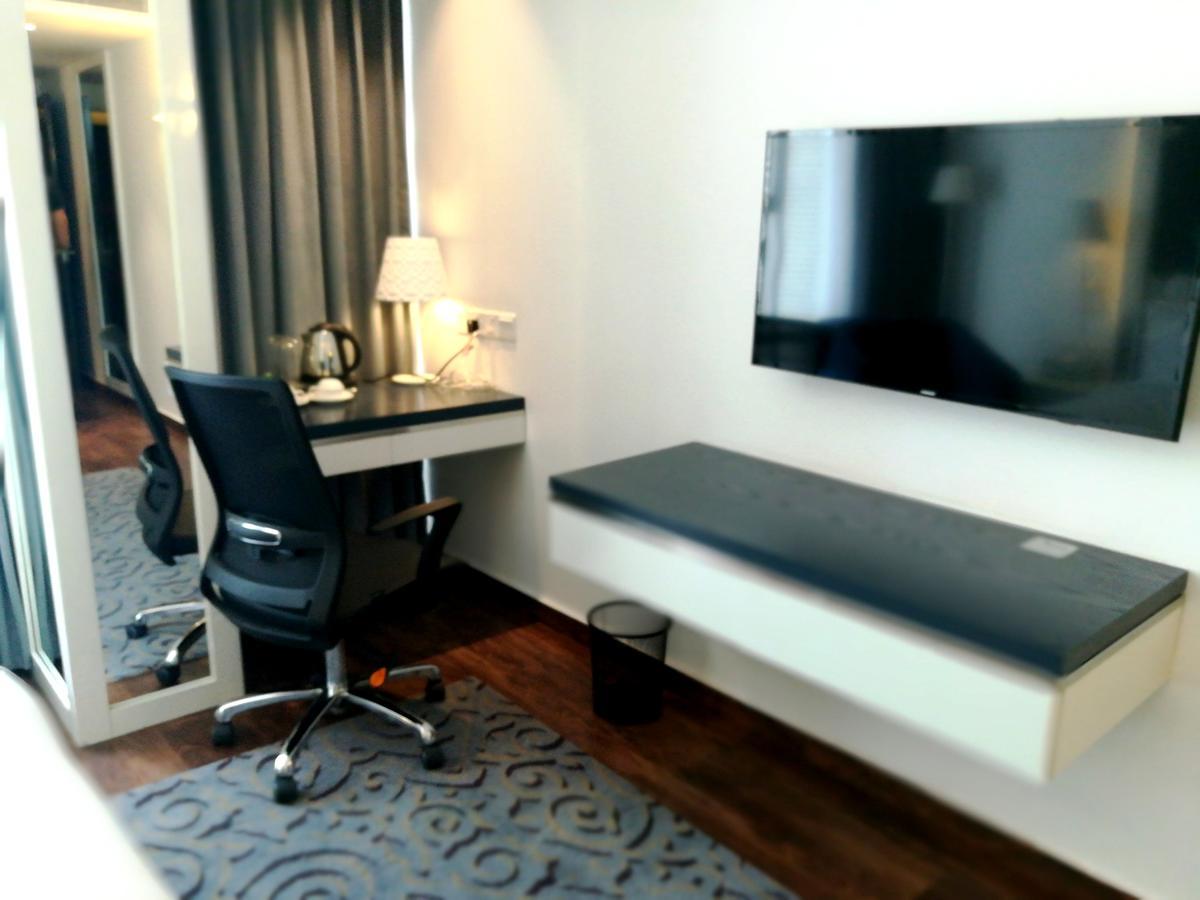 Grace 21 Smart Hotel Дака Екстериор снимка
