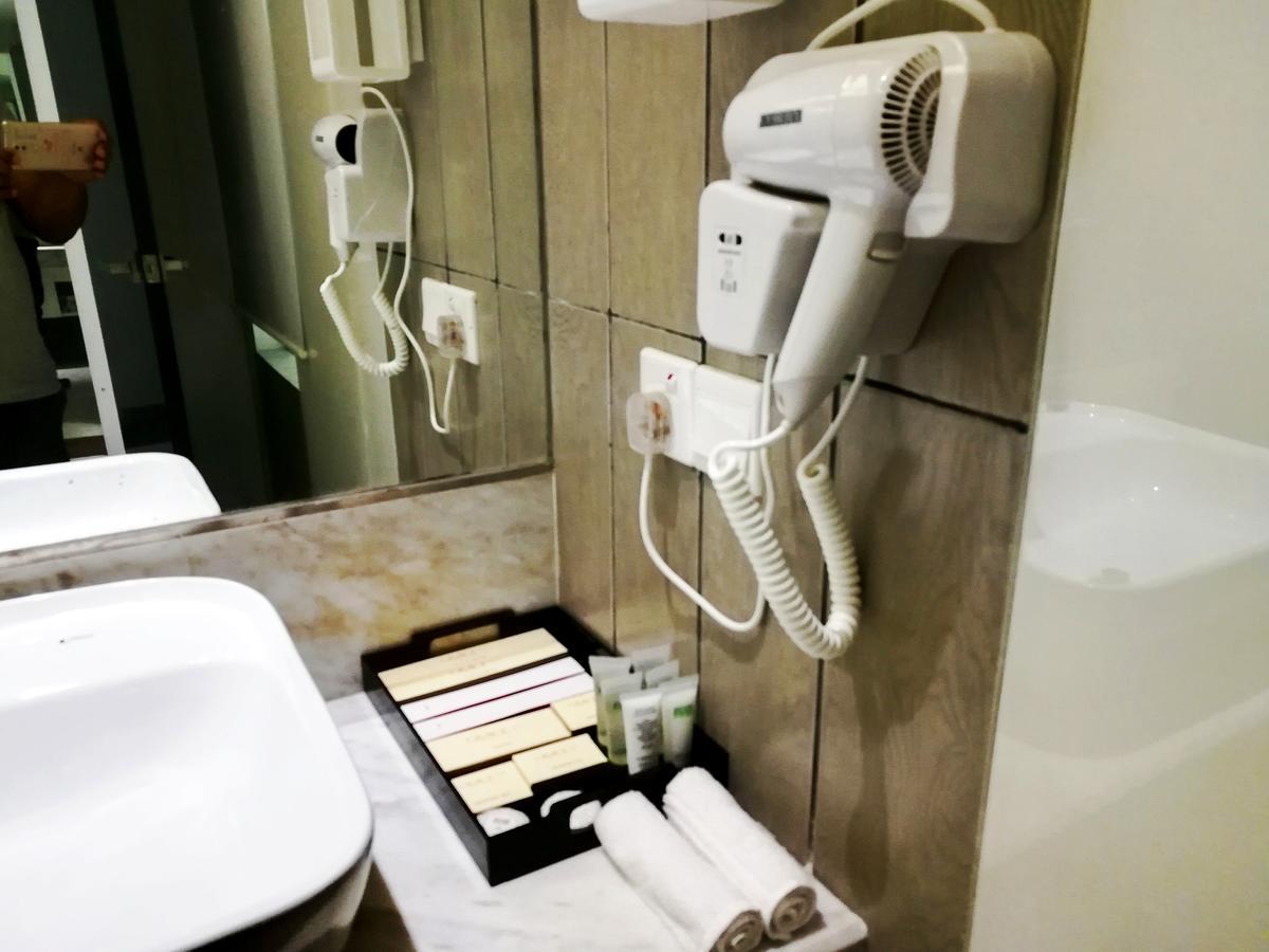 Grace 21 Smart Hotel Дака Екстериор снимка