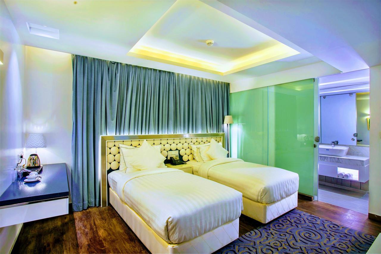 Grace 21 Smart Hotel Дака Екстериор снимка